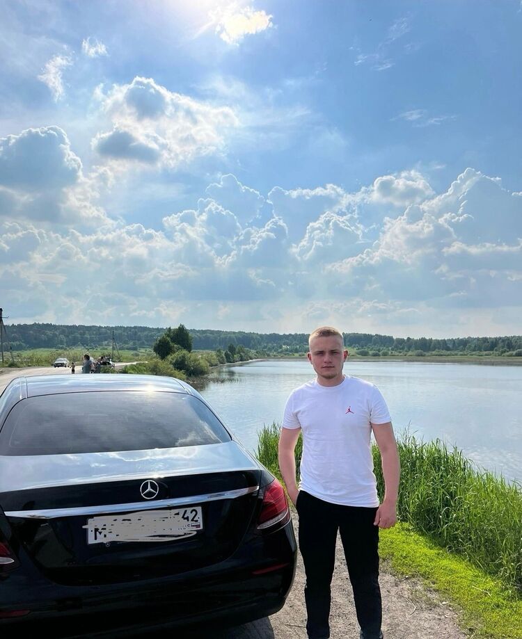  52904364  Sergei, 23 ,    