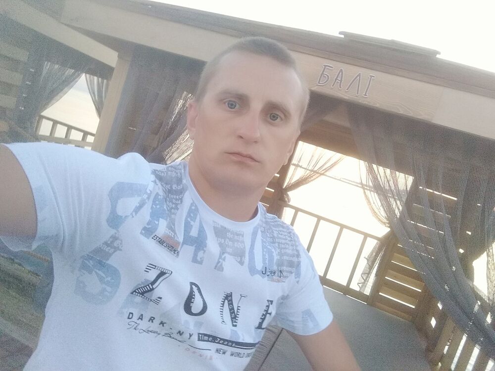  17082554  Viktar, 36 ,    
