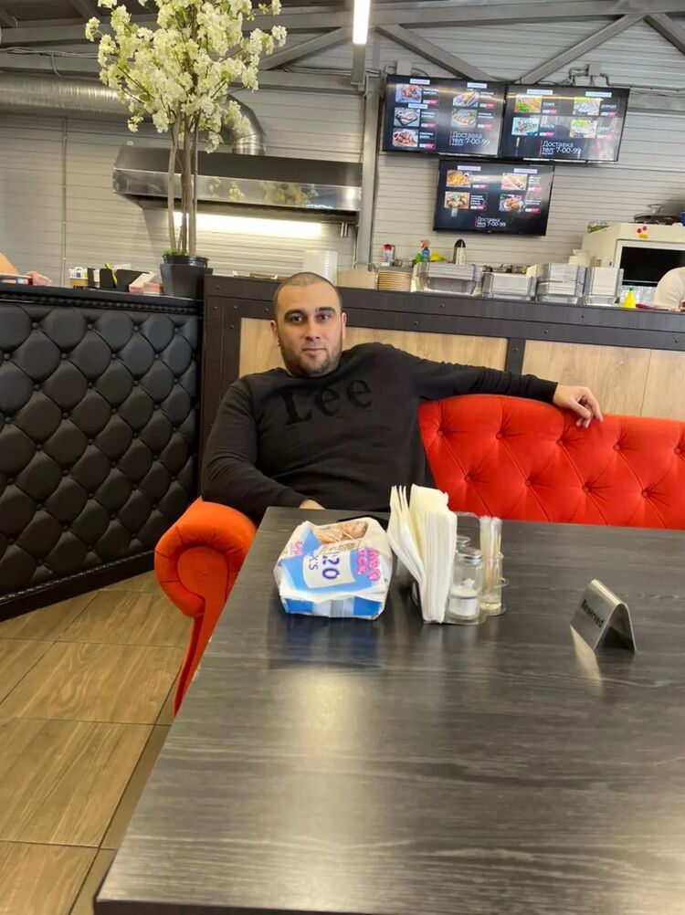  26312884  Azamat, 36 ,    