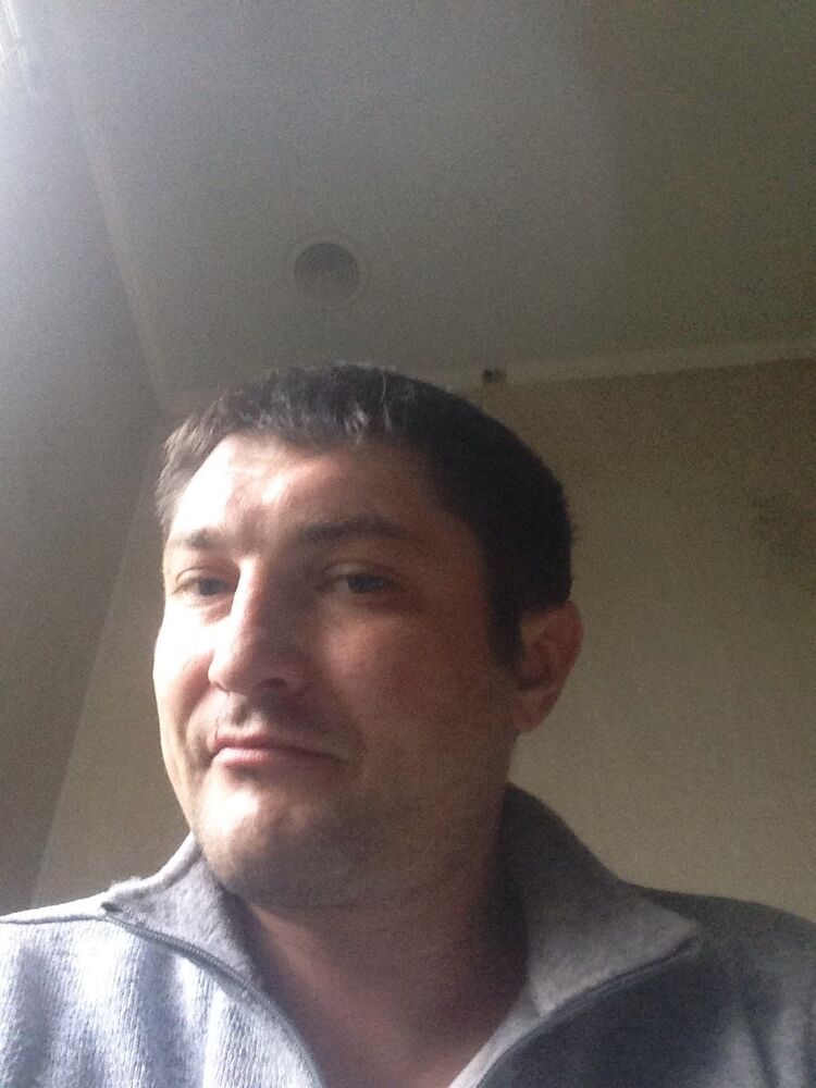  15561584  Andrej, 39 ,    