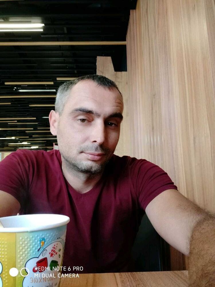  16631084  Dima, 44 ,    