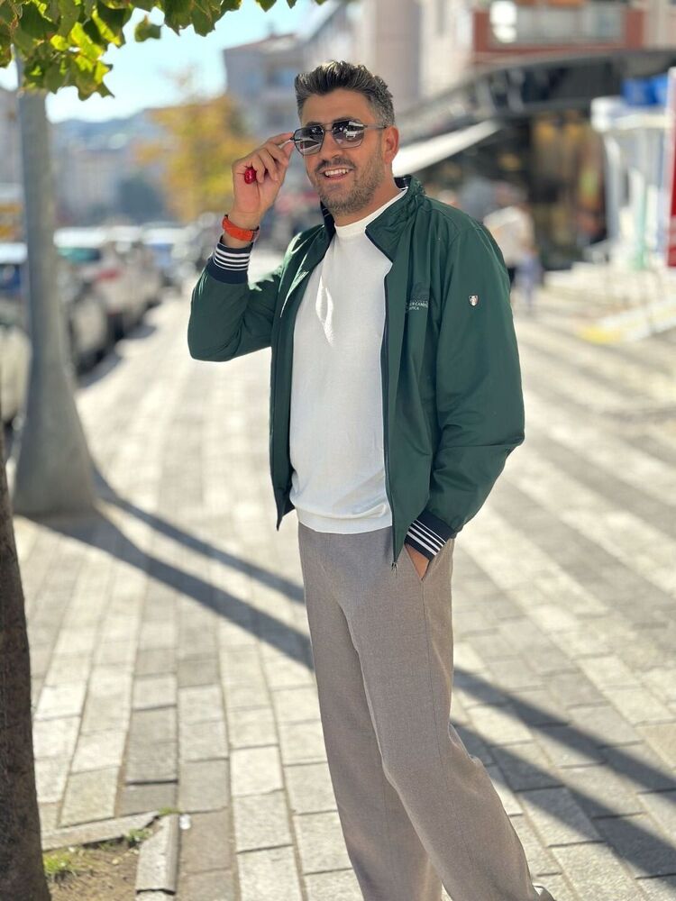  38916234  Massimo, 40 ,    