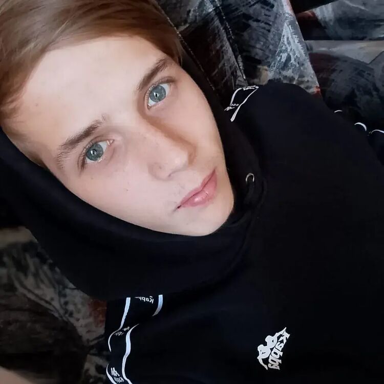  48600634  Artem, 21 ,     