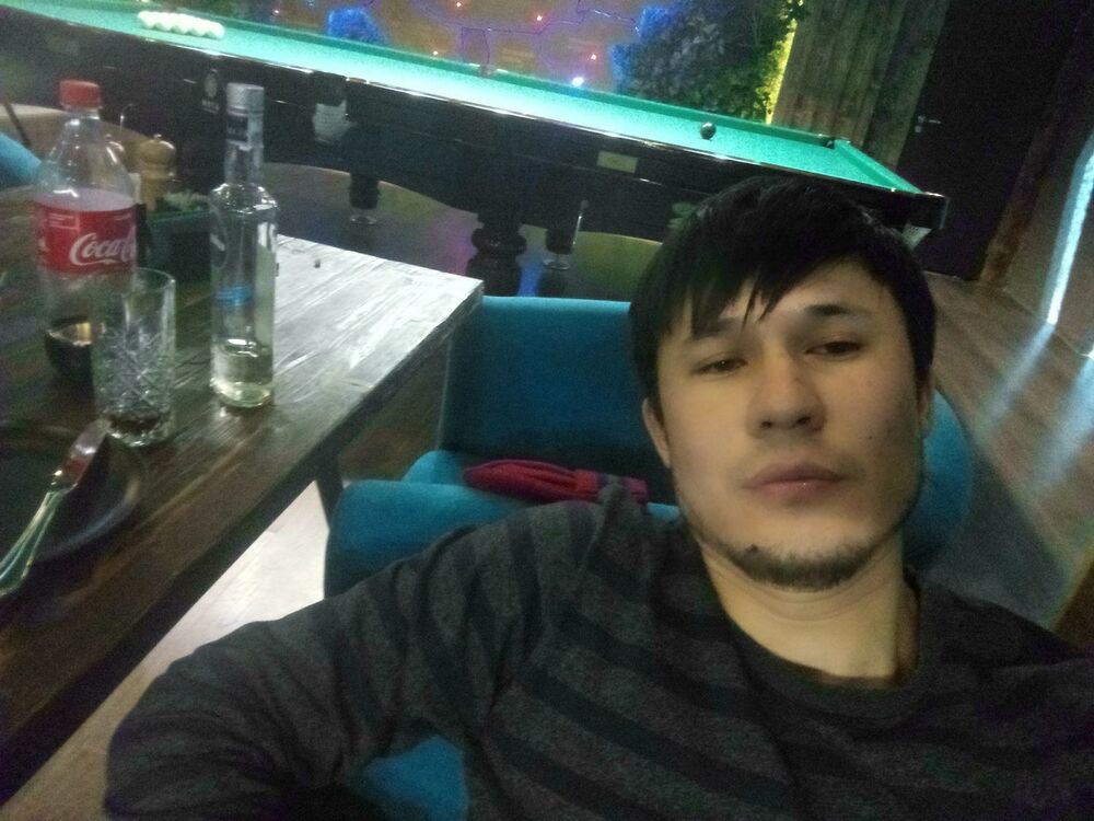  19898394  Ruslan, 37 ,    