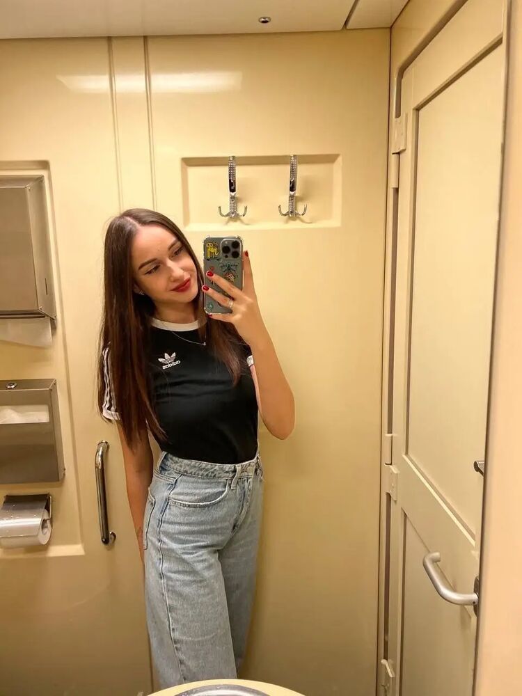  44917814  Kristina, 20 ,    -