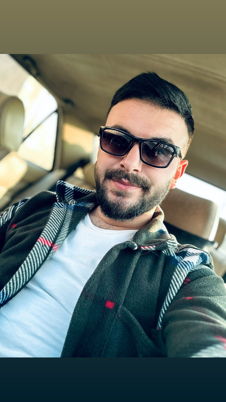  40236144  Dogan, 30 ,    