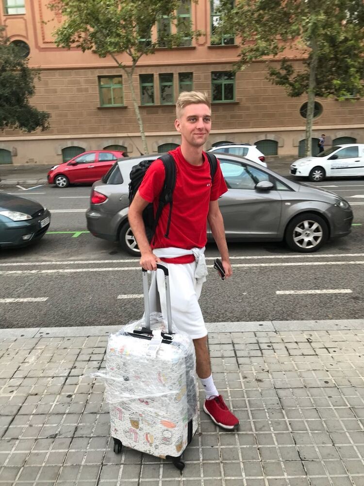  32790554  , 28 ,    -