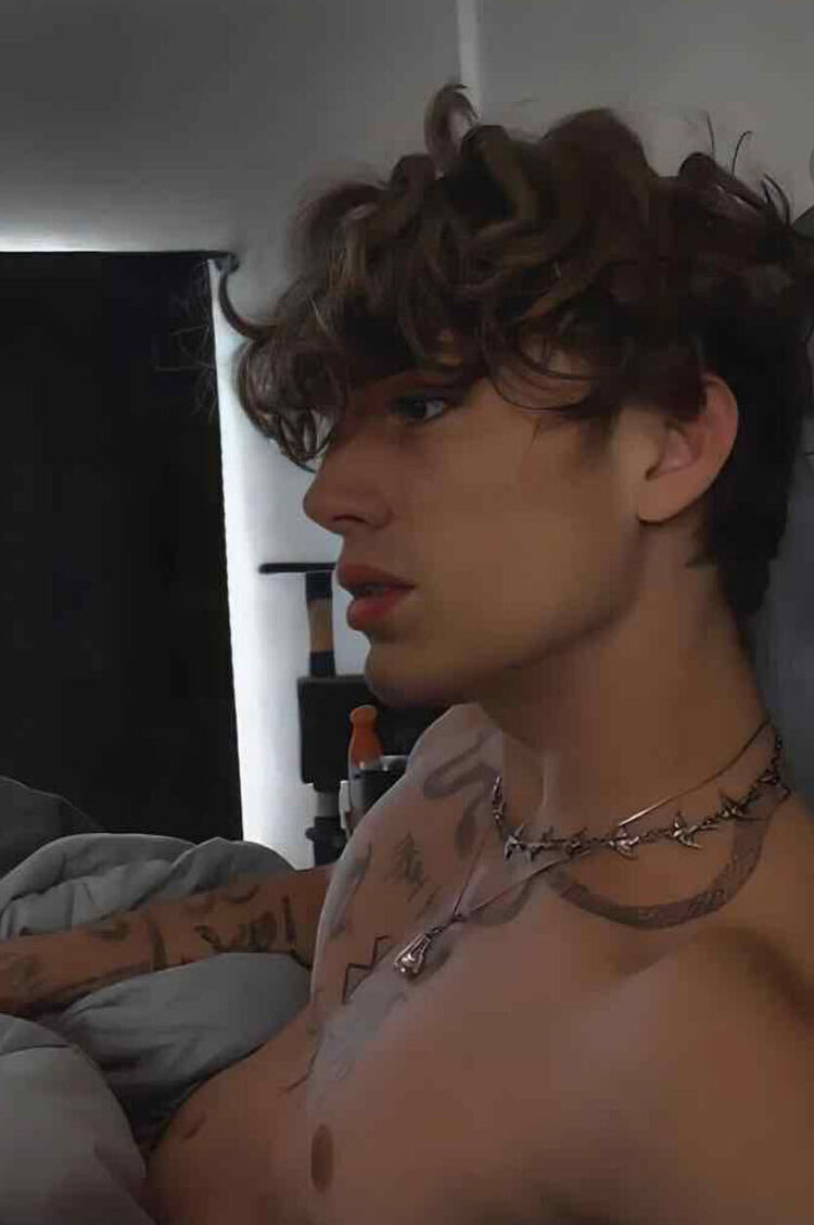  45914034  Munto, 19 ,    New York City