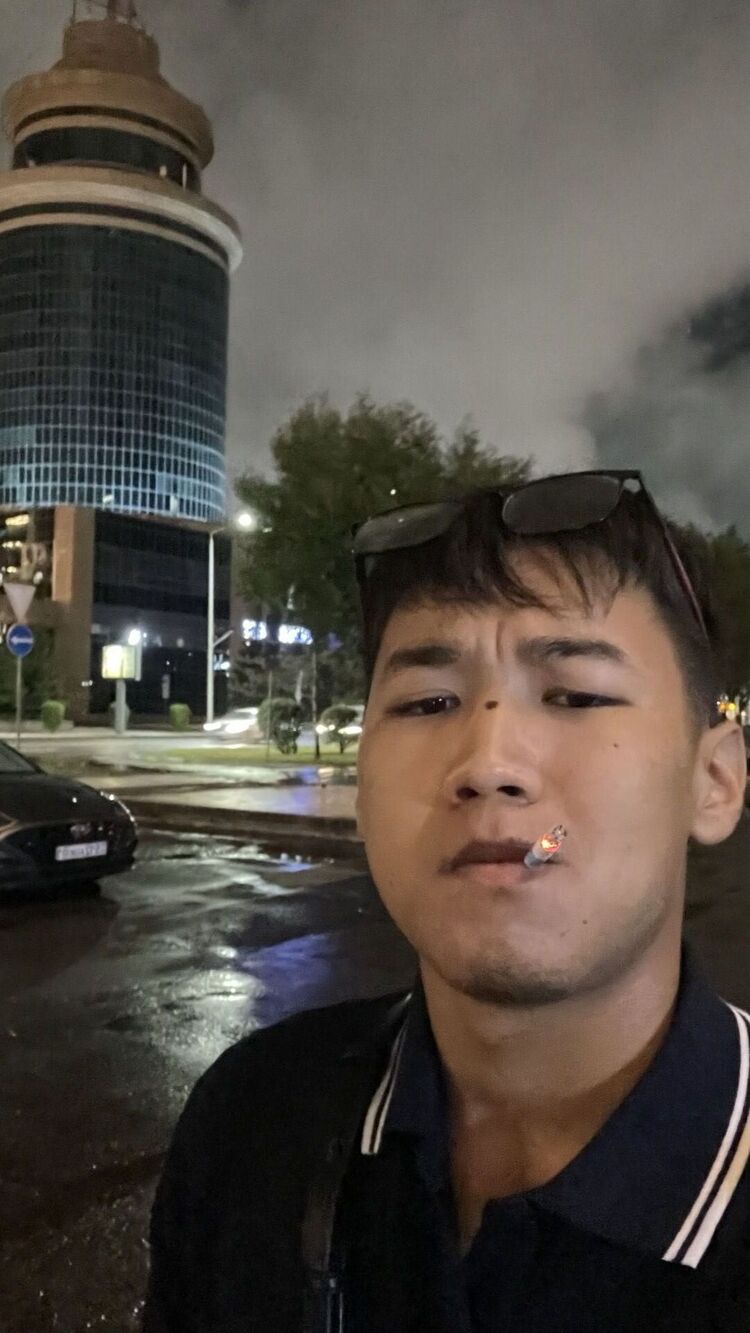  53297654  Islam, 20 ,    Soho