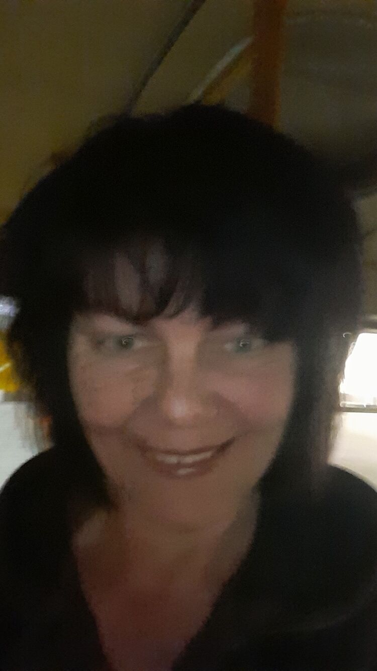  33231154  Olga, 61 ,    