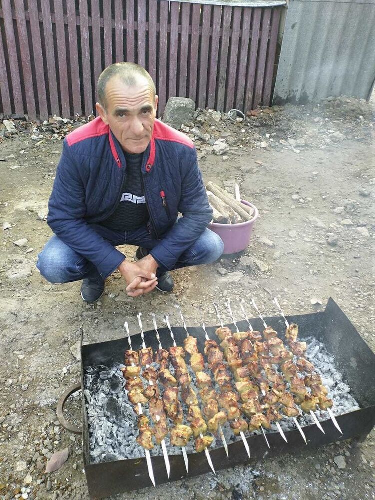  19206294  Ivan, 57 ,    