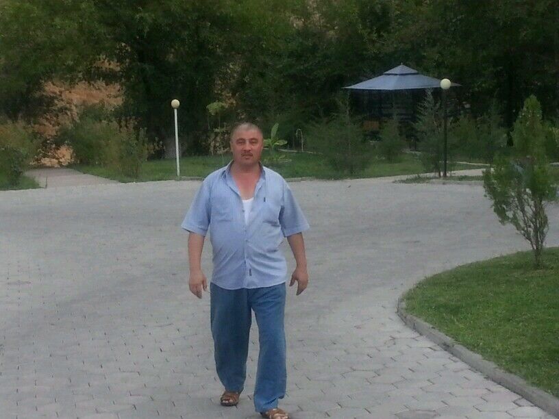  9877444  Malik, 54 ,    
