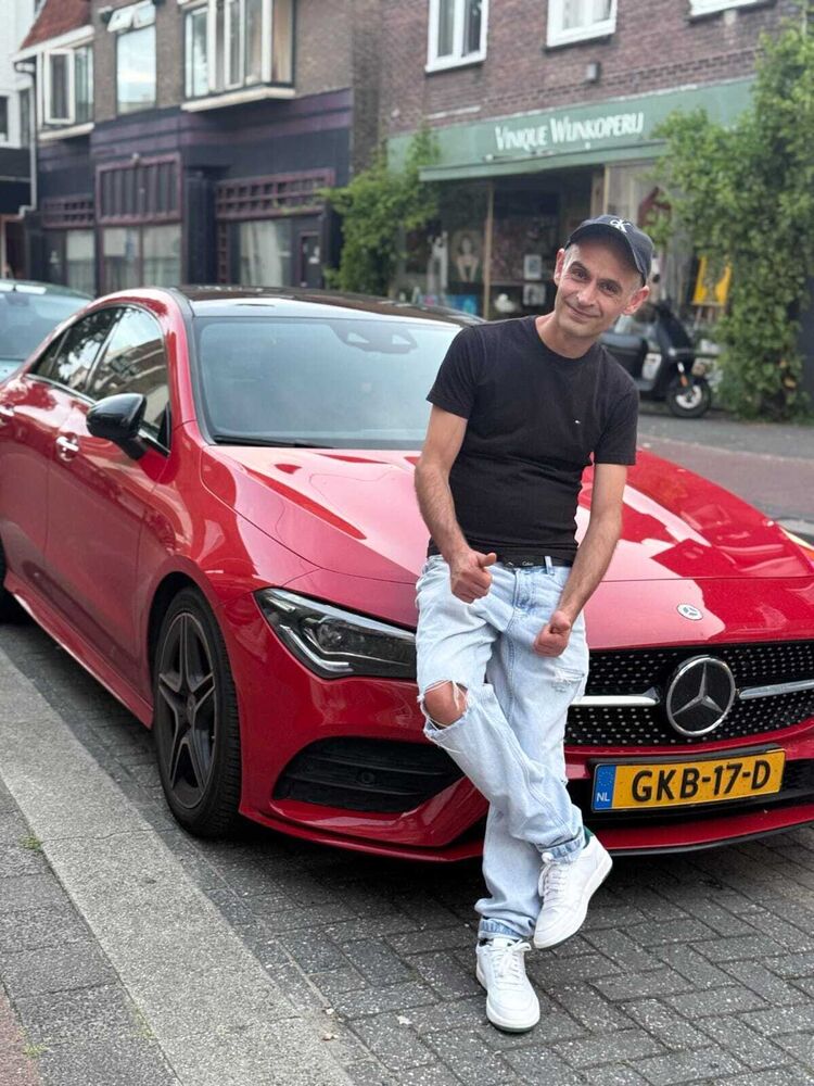  Hilversum,   Leo, 39 ,   ,   