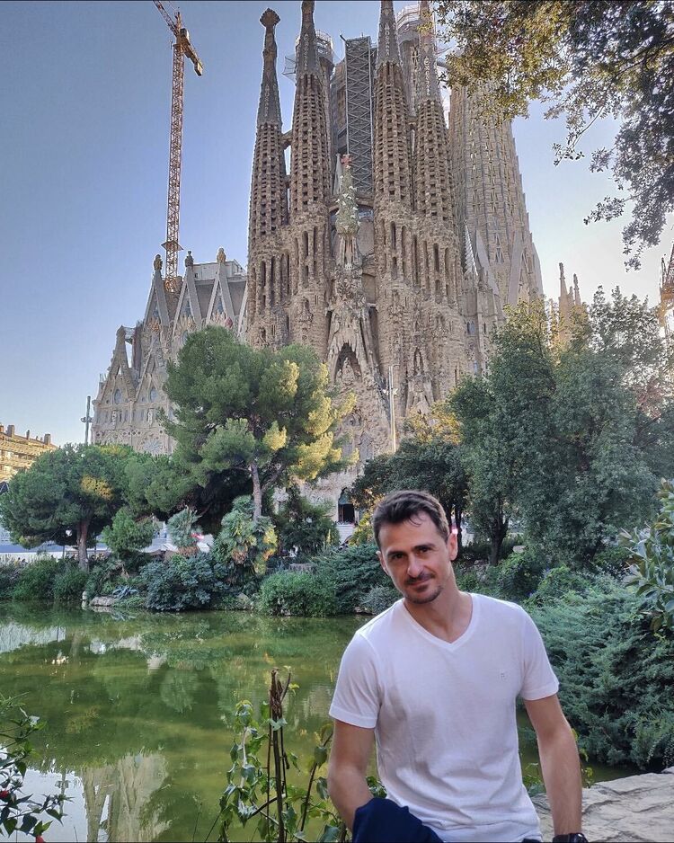  ,   Leo, 36 ,  