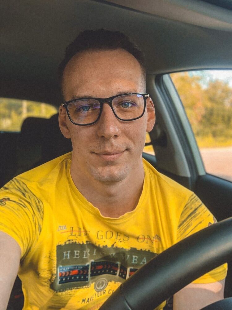  52366254  , 32 ,    