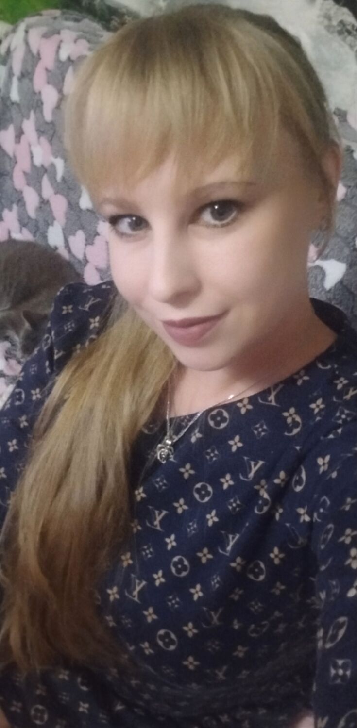  ,   Elena, 33 ,   
