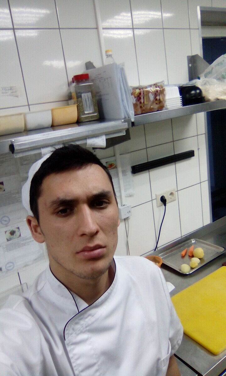  -,   Ugoo, 30 ,   ,   , c 