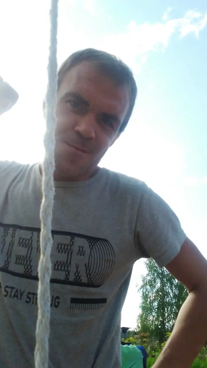  47424244  Ivan, 39 ,    