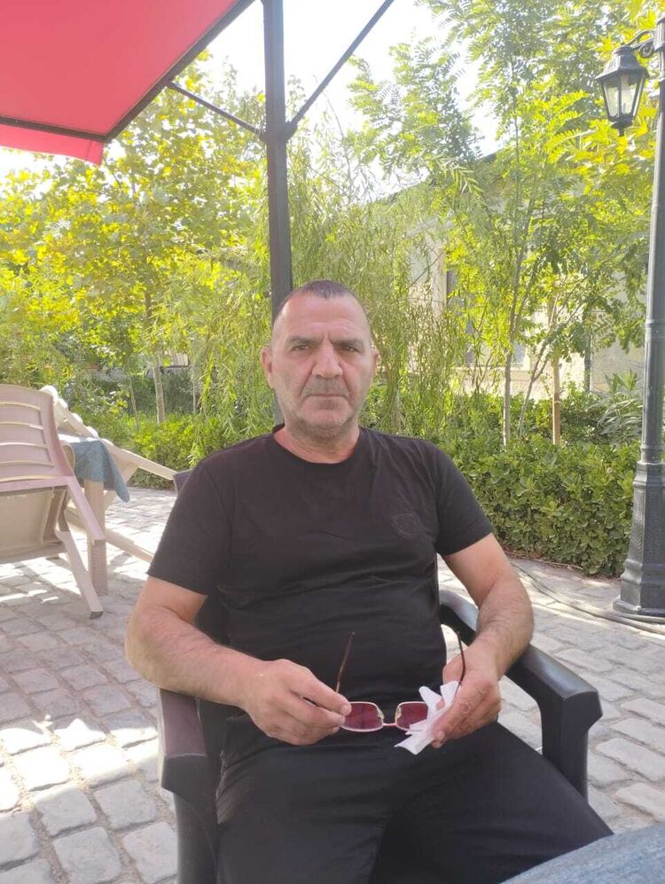  28552894  , 54 ,    