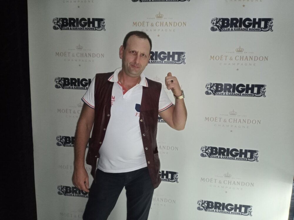  39961784  Sergei, 44 ,    