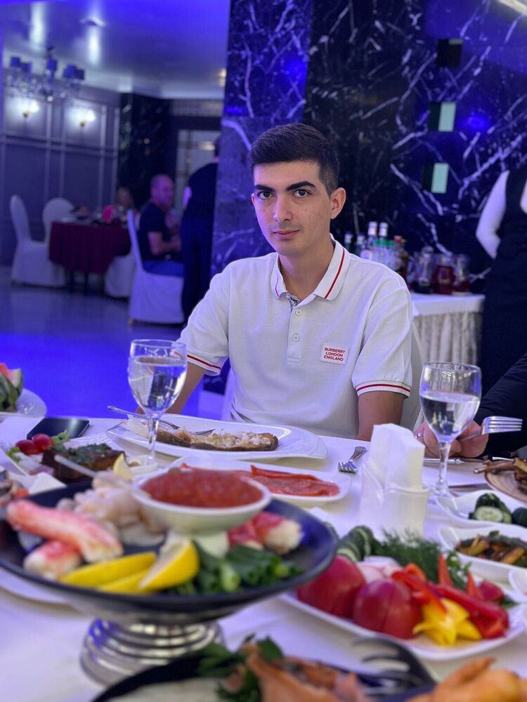  ,   Levon, 23 ,   ,   