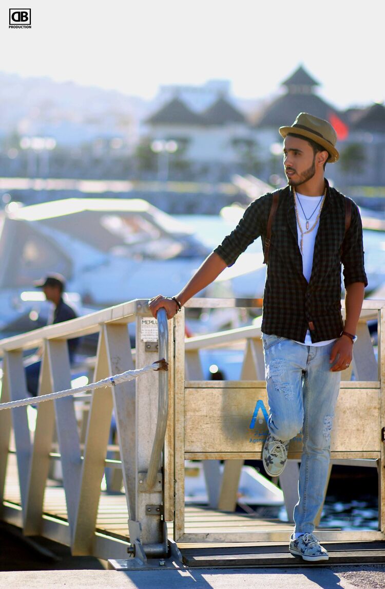  44853374  Hamza, 29 ,    Amstenrade