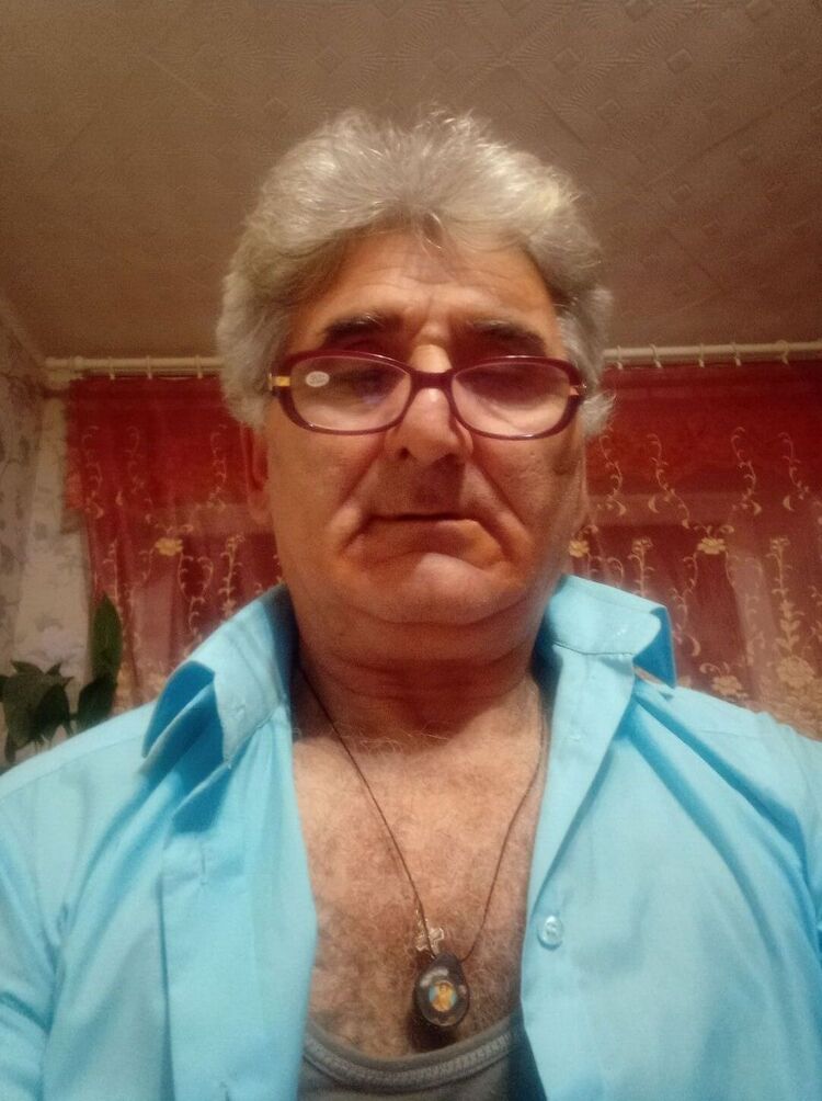  25700444  , 65 ,    