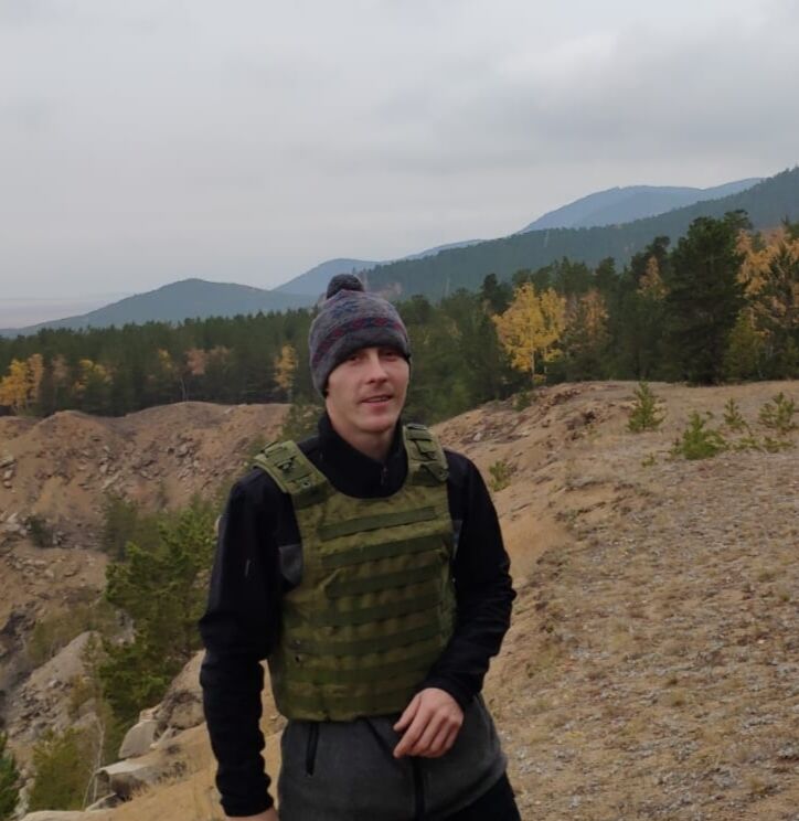  44631504  Mihail, 30 ,    