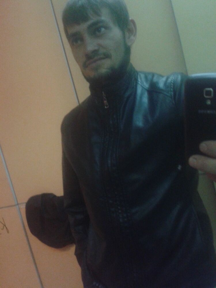  4879034  Jeka, 38 ,    