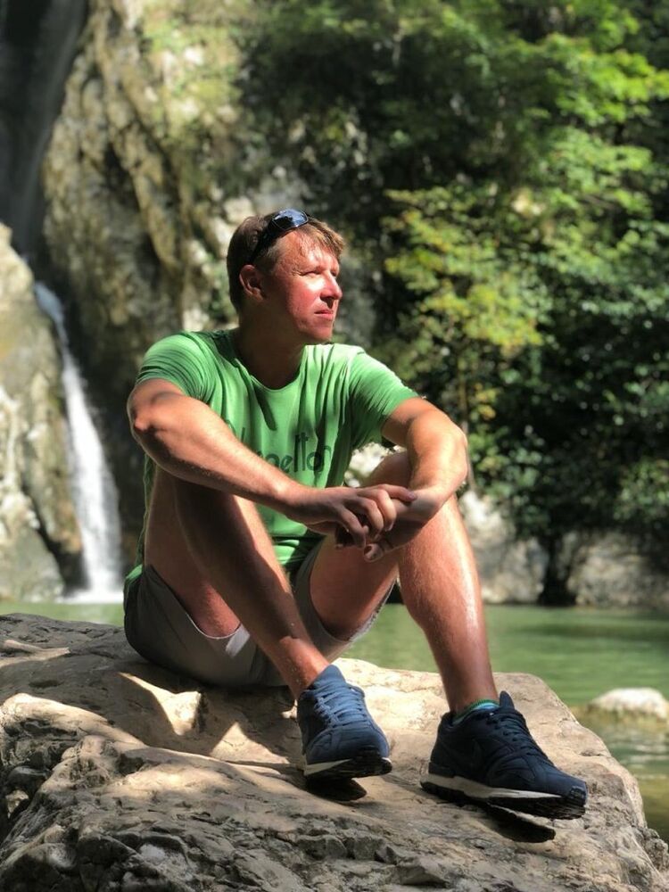  -,   Daniel, 42 ,   ,   , c 