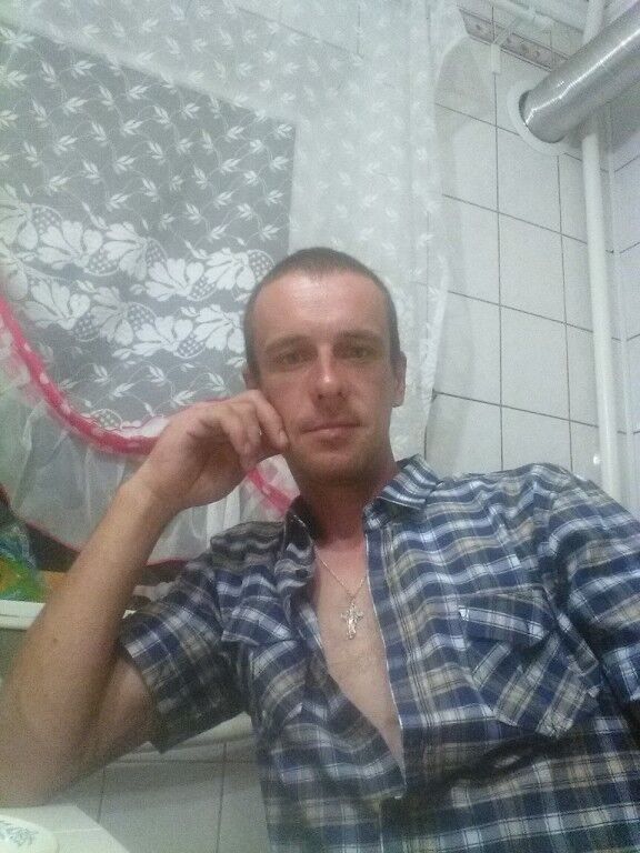  ,   Denis, 39 ,   ,   , c 