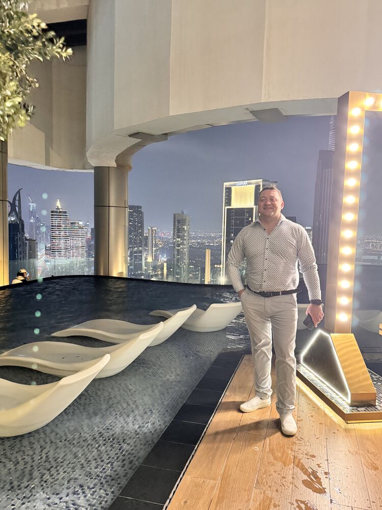  -,   Antony, 40 ,   ,   