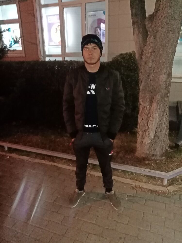  18136214  , 26 ,    
