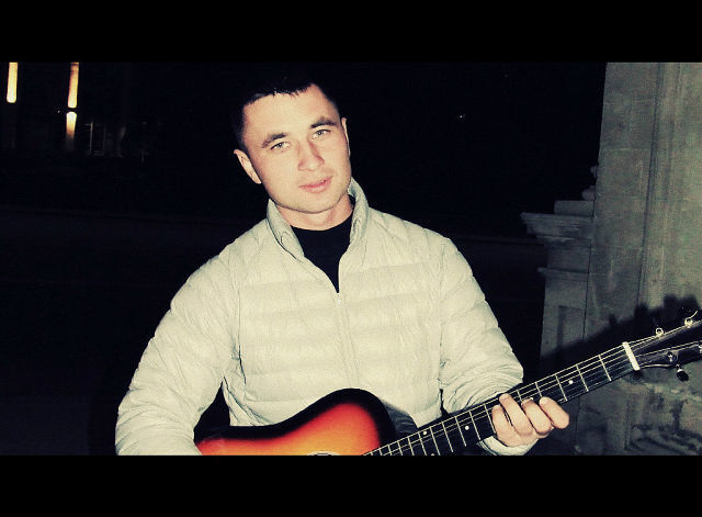  4594744  Serghei, 38 ,    