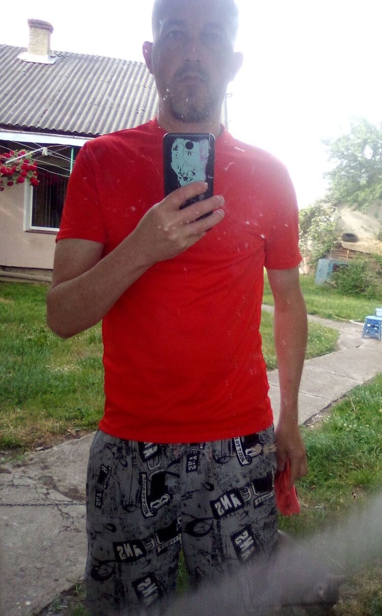  52949194  Igor, 47 ,    