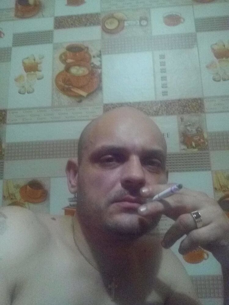  18833424  Aleksandr, 46 ,     