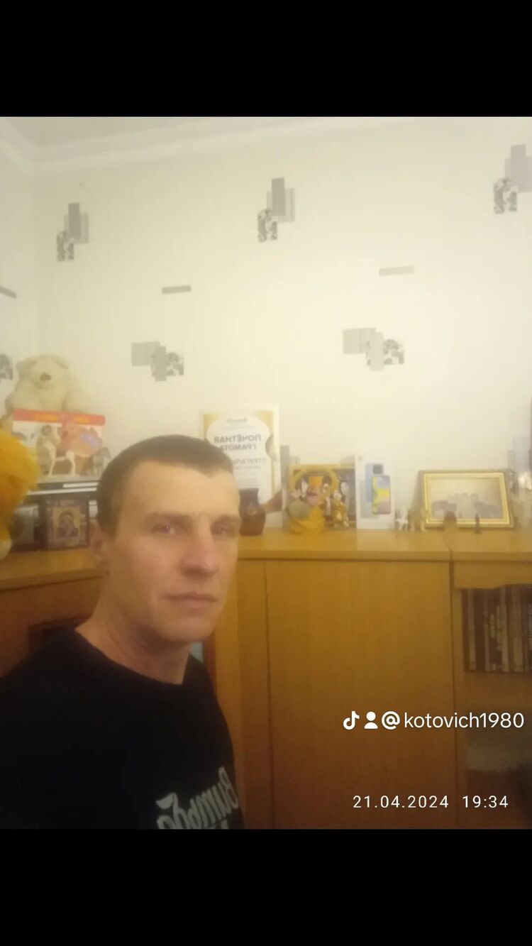  42801984  , 44 ,    
