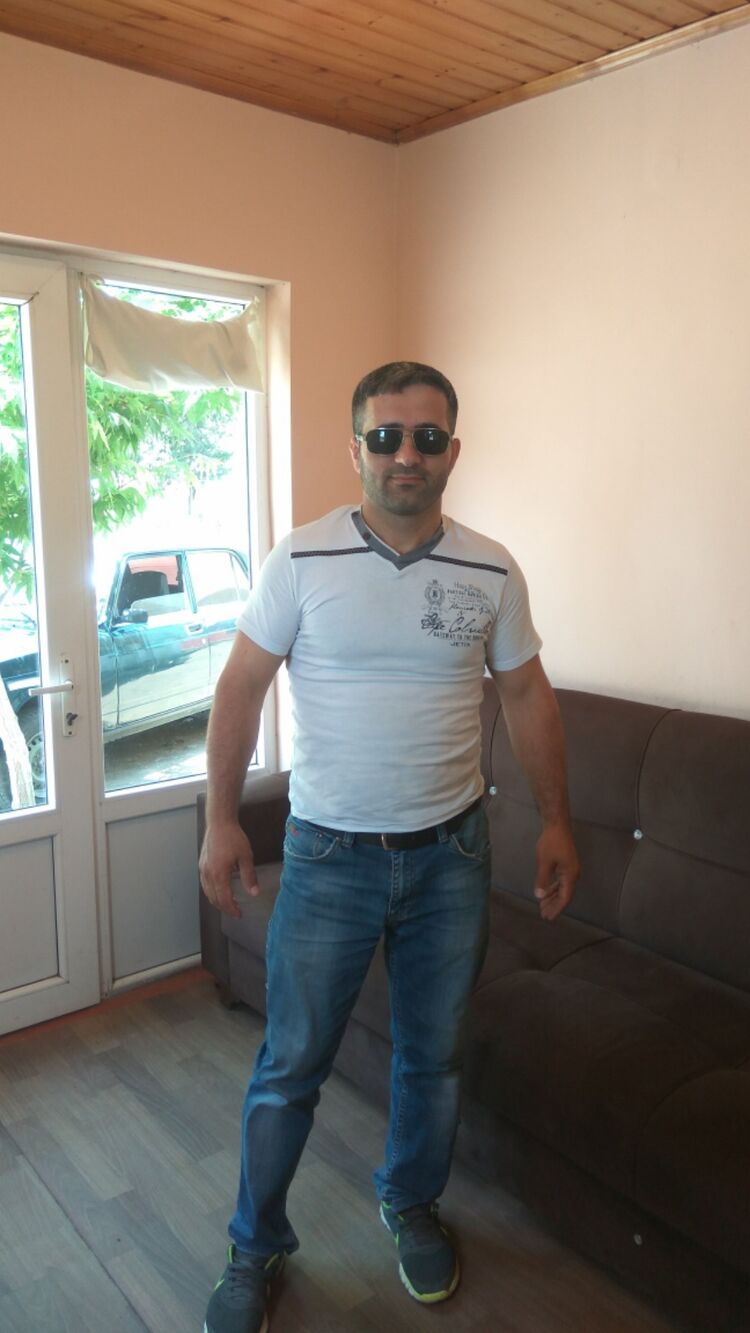  26836964  Baruz, 43 ,    