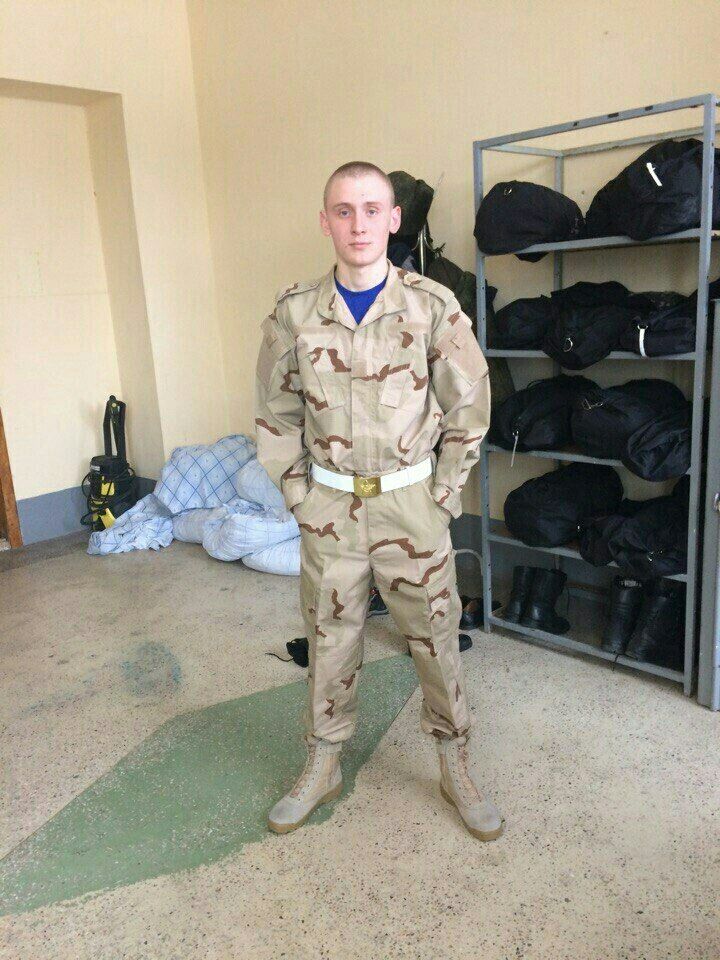  53722214  Konstantin, 27 ,    