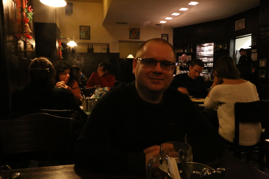  43237544  Dmitry Mour, 38 ,    