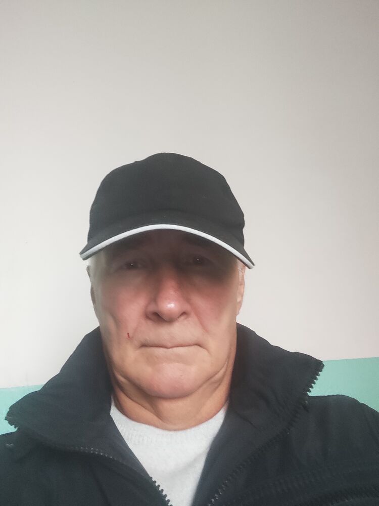  39246274  Aleks, 64 ,    