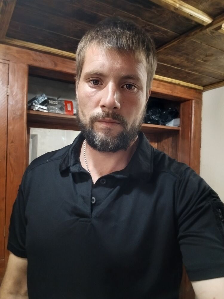  54600554  Leonid, 40 ,    