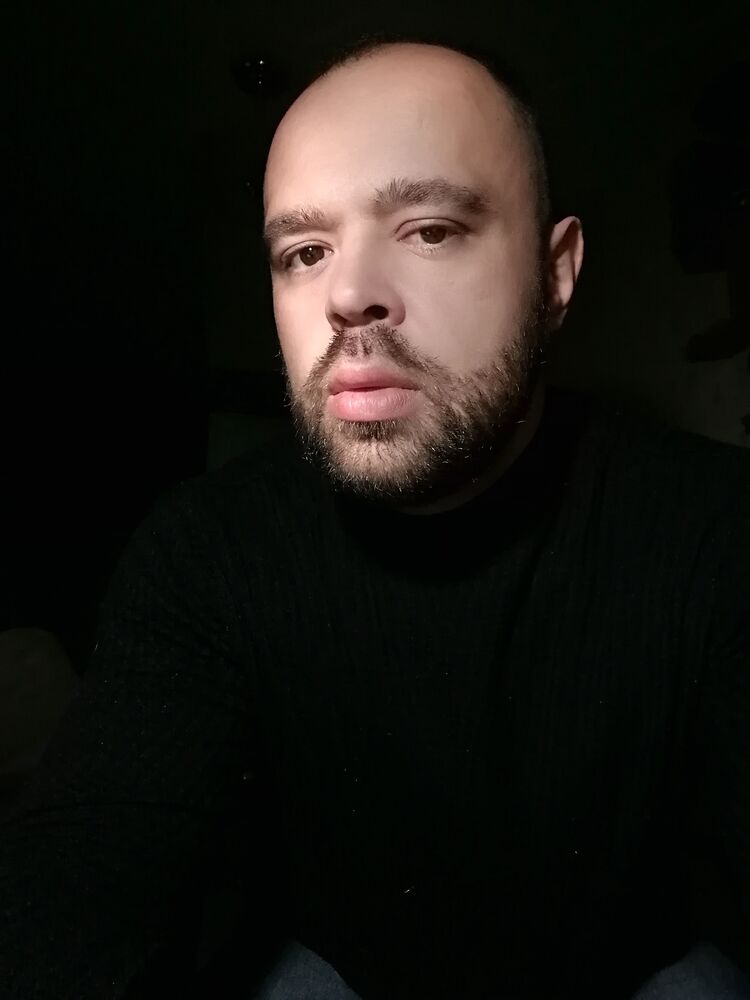  33109114  Yury, 41 ,    