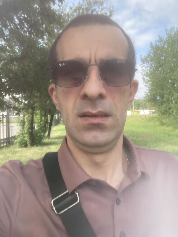 52331664  , 37 ,    