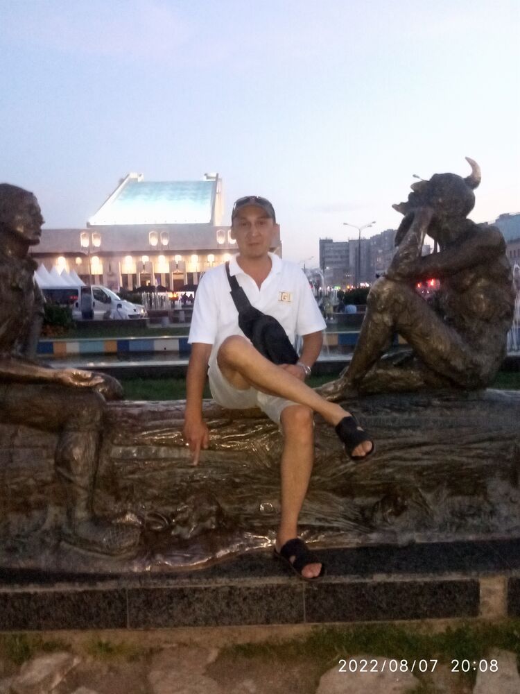  38709924  Tatarin, 48 ,    