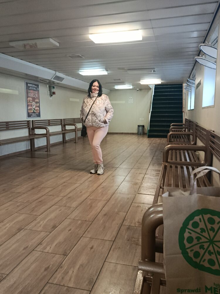  54645774  Inna, 41 ,    