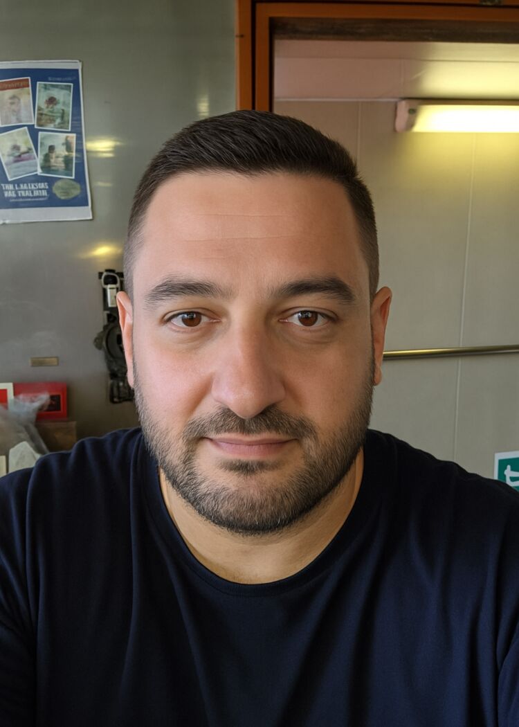  54589154  Gorj, 37 ,    