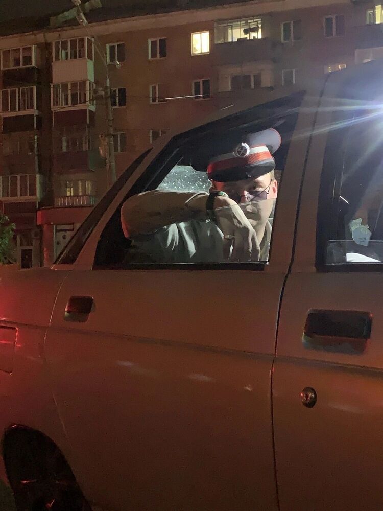 41683384  , 21 ,     