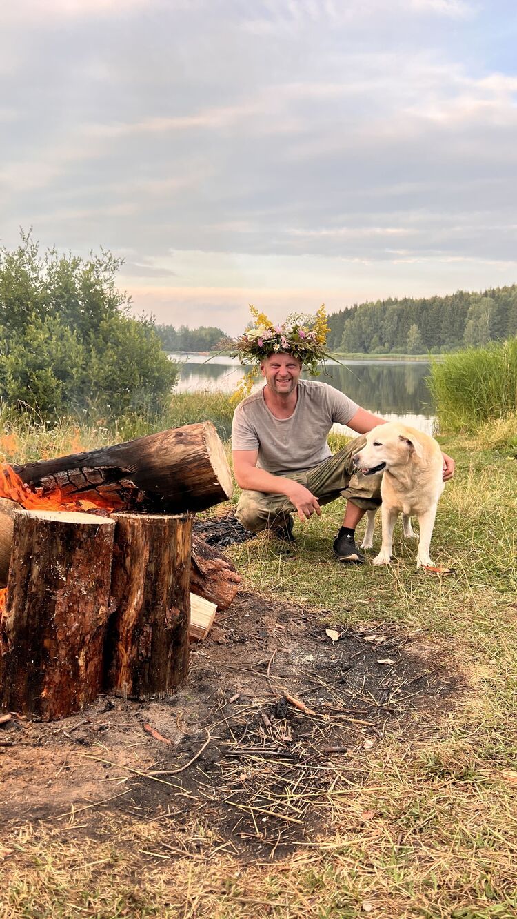  ,   Max, 44 ,   ,   