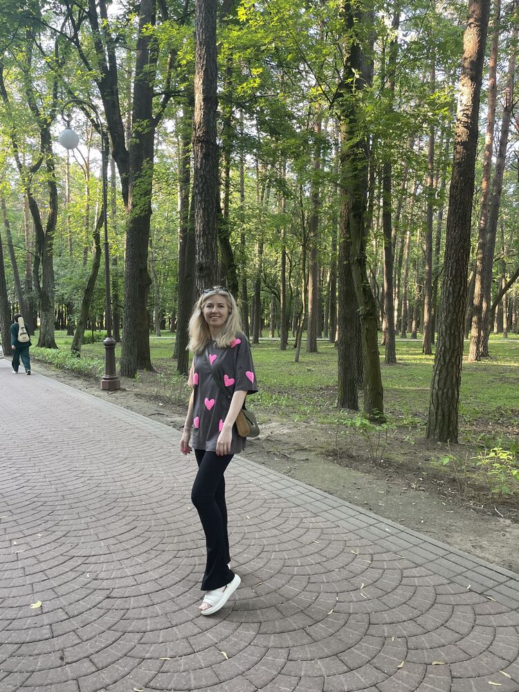  44459424  Alina, 32 ,    